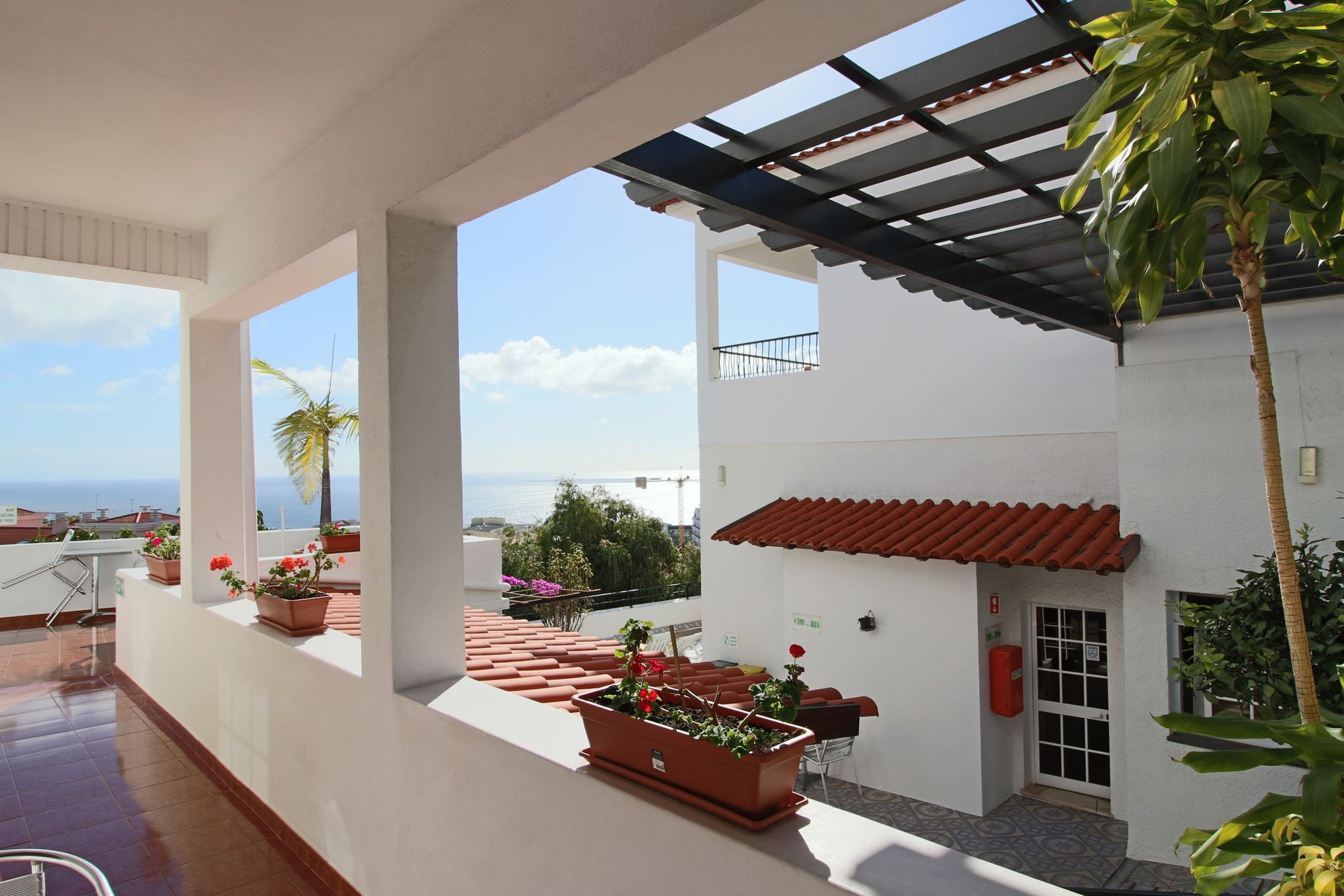 فونشال Guesthouse Vila Lusitania المظهر الخارجي الصورة
